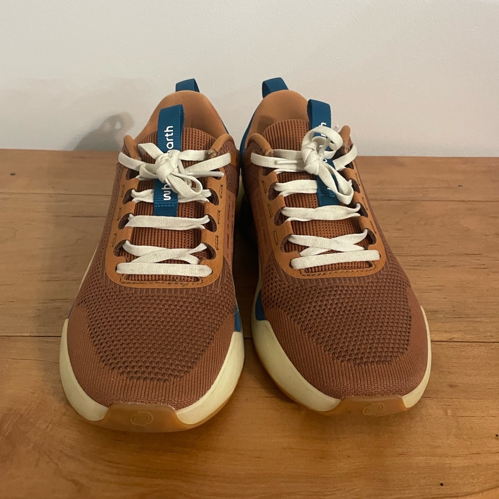 While On Earth Move Athletic Sneakers - Picture 2 of 10